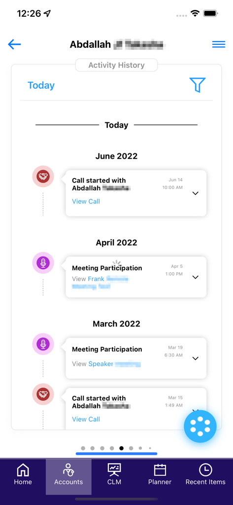 Pantalla del historial de actividad en la aplicación móvil IQVIA OCE que muestra una línea de tiempo de llamadas y reuniones