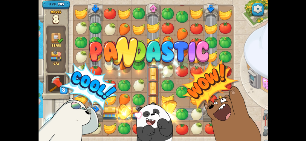 We Bare Bears Match3 Repairs - Los personajes de We Bare Bears, Grizz, Panda y Pardo, celebrando una victoria en un acertijo match-3 con superposiciones de texto Pandastic y Cool.