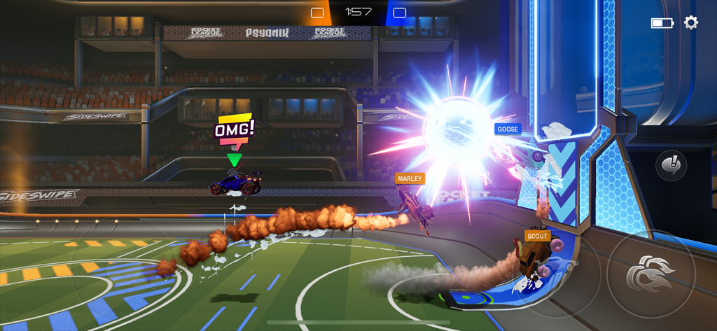Rocket League Sideswipe - Un rápido partido de fútbol de coches en 2D en Rocket League Sideswipe con varios coches y una pelota brillante en una arena futurista