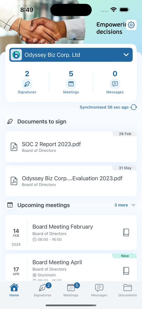 O painel do aplicativo Admincontrol board portal mostrando reuniões futuras e documentos para assinar para governança corporativa