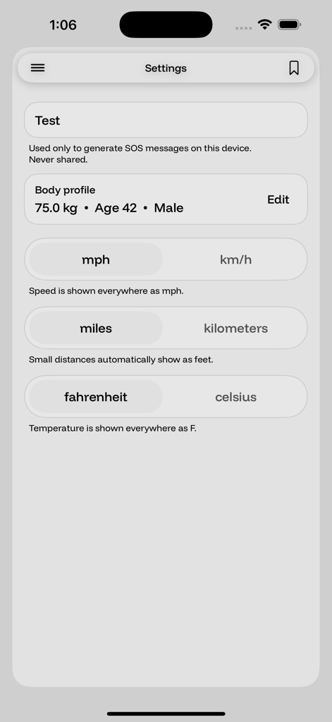 Offline GPS Tracker & Compass - Pantalla de configuración de usuario en la aplicación Rastreador GPS sin conexión que muestra el perfil del cuerpo y las preferencias de unidades para distancia, velocidad y temperatura.