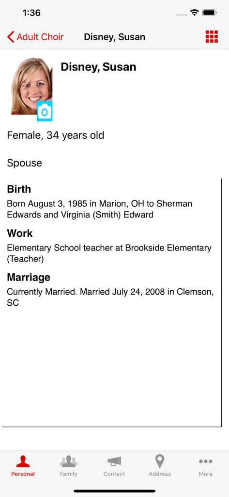 Una pantalla de perfil en la aplicación CDM Plus Mobile que muestra detalles personales de un miembro individual, incluida foto, información de nacimiento, trabajo y matrimonio