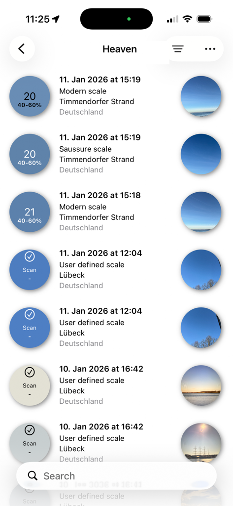 Cyanometer - Cyanometerアプリに保存された空の青さ測定の履歴。日付、場所、カラースケールが表示されています。
