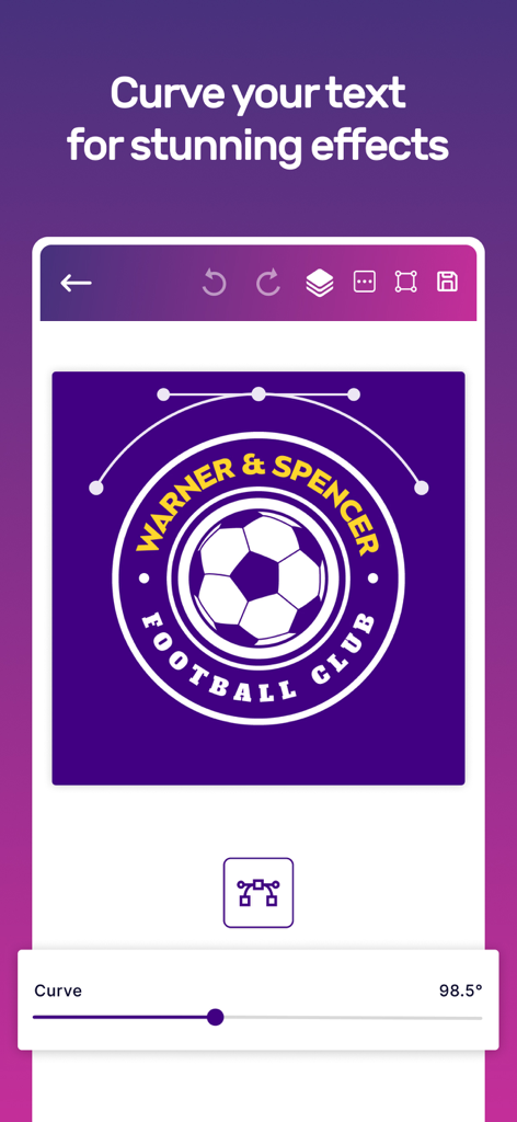 Logo Design Maker - Brand Shop - Una interfaz móvil que muestra la herramienta de texto curvo utilizándose para diseñar un logo profesional de club de fútbol.