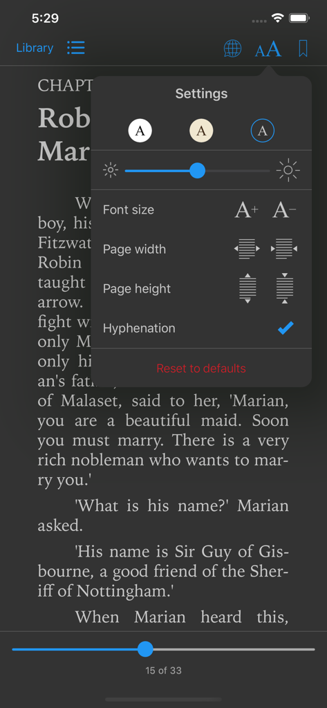 Auri - Read Books in Original - Interfaz de lectura de la aplicación Auri que muestra ajustes personalizables para el tamaño de fuente y temas de color