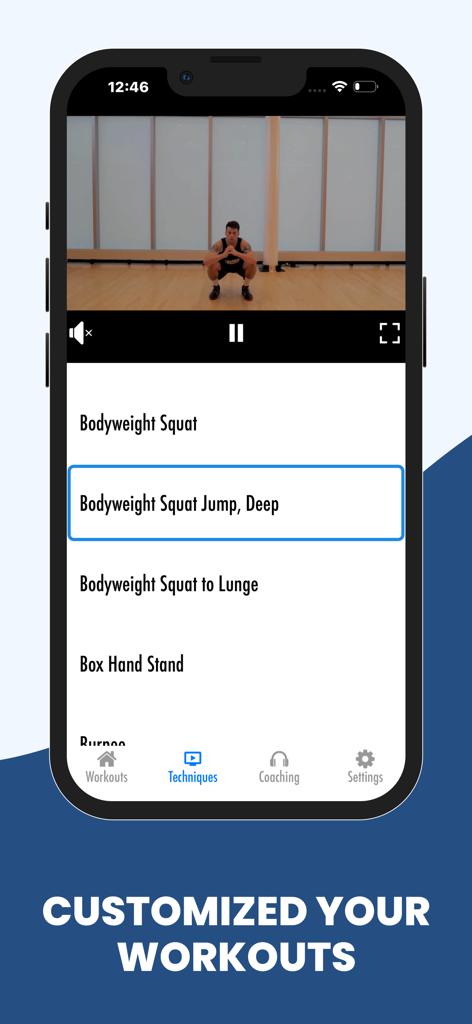 Pantalla móvil de la aplicación Field Hockey Training mostrando un video instructivo para un ejercicio de salto en cuclillas profundo