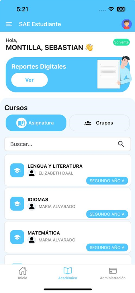 Panel de la aplicación SAE Estudiante mostrando la lista de cursos de un estudiante, incluyendo materias como lengua y matemáticas.
