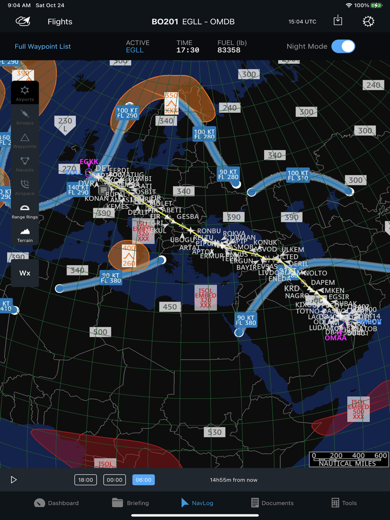Registro de navegación de vuelo profesional que muestra superposiciones de ruta y clima en un mapa mundial