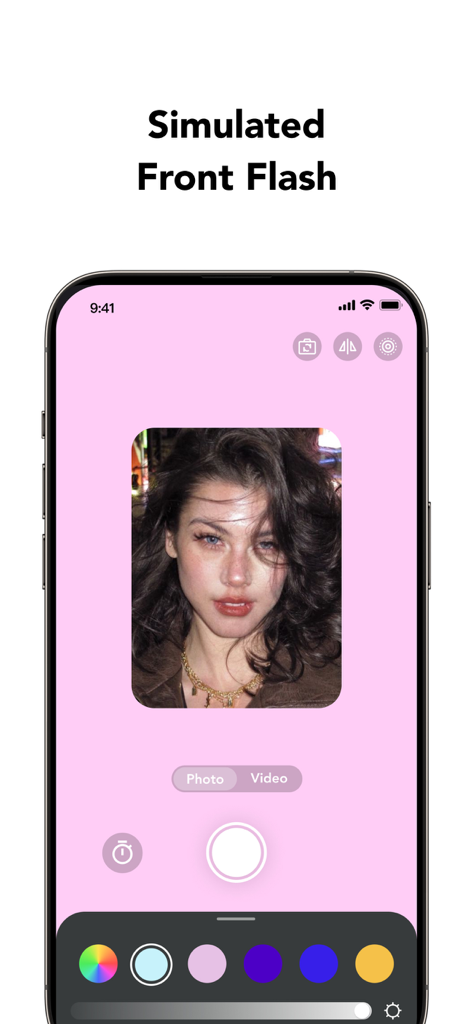 GlowCamアプリのインターフェース、自撮り用のピンクの光効果を持つシミュレートされたフロントフラッシュ機能を表示
