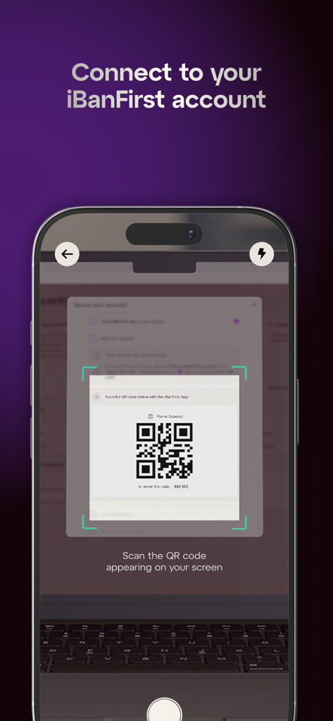 Scannen eines QR-Codes zur sicheren Verbindung mit einem iBanFirst-Geschäftskonto.
