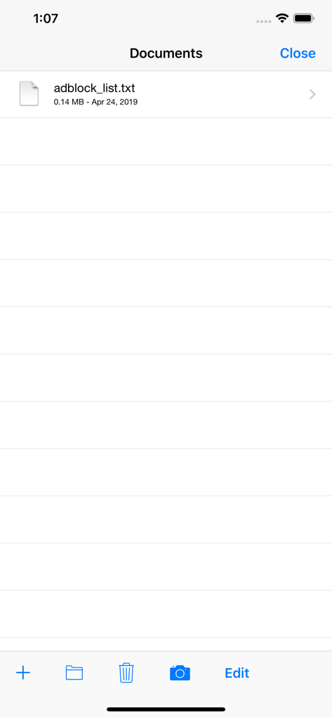Rocket Video Cast - Pantalla del gestor de archivos de Rocket Video Cast mostrando una lista de documentos, incluyendo un archivo de texto y la barra de herramientas de gestión