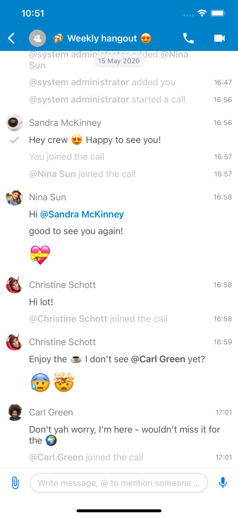 Nextcloud Talk - Nextcloud Talkのグループチャットインターフェース。複数の参加者からのメッセージが表示されています。