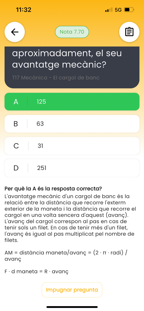 Screenshot of the Racord Girona app showing a firefighter exam question on mechanics with a detailed explanation of the correct answer