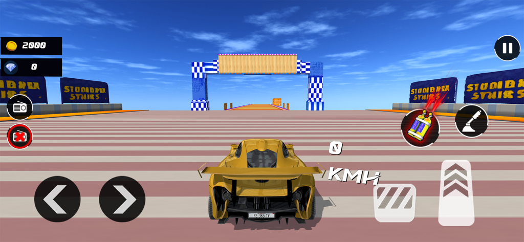 Mega Ramp Stunts - Car Games - Coche potente amarillo en la línea de salida de una pista de carreras de acrobacias