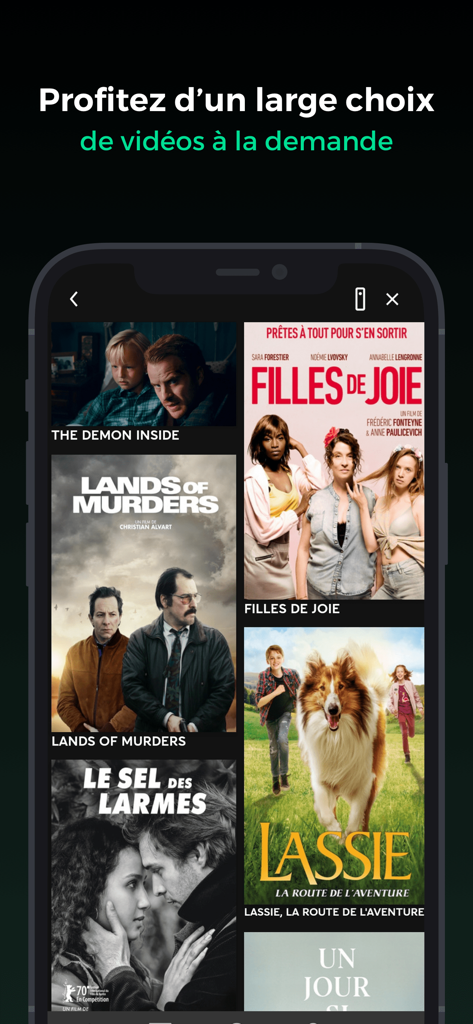 Smartphone-Bildschirm, der die Video-on-Demand-Bibliothek der RED TV-App mit Filmplakaten anzeigt