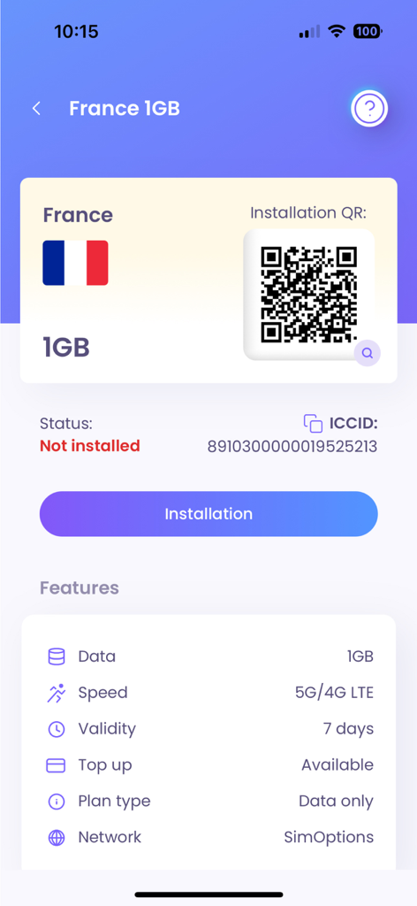 Interface do aplicativo SimOptions exibindo um plano eSIM de viagem de 1GB para a França com um código QR de instalação