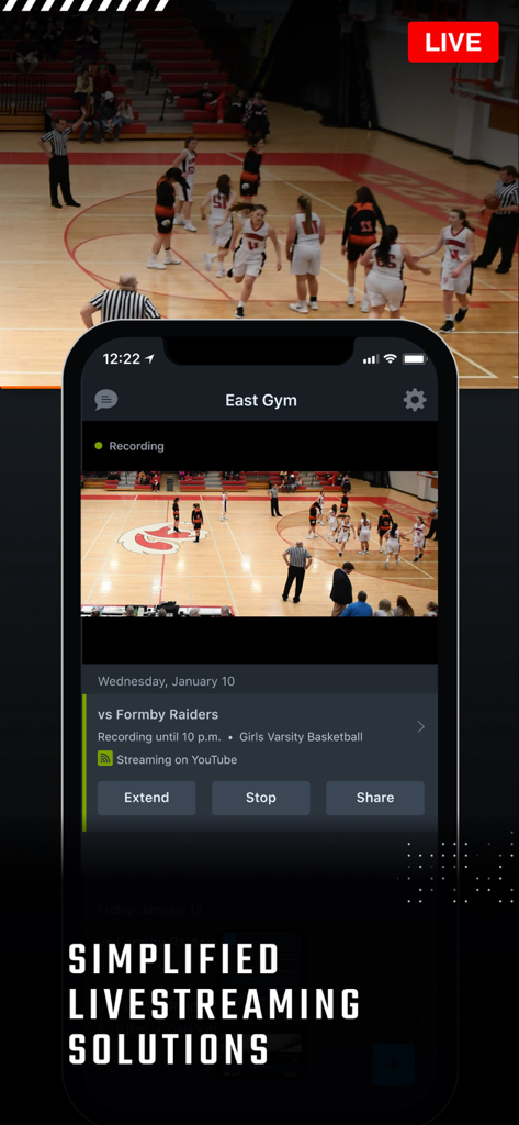Hudl Focus アプリのインターフェース。ライブのバスケットボールゲームの録画とストリーミングコントロールが表示されています
