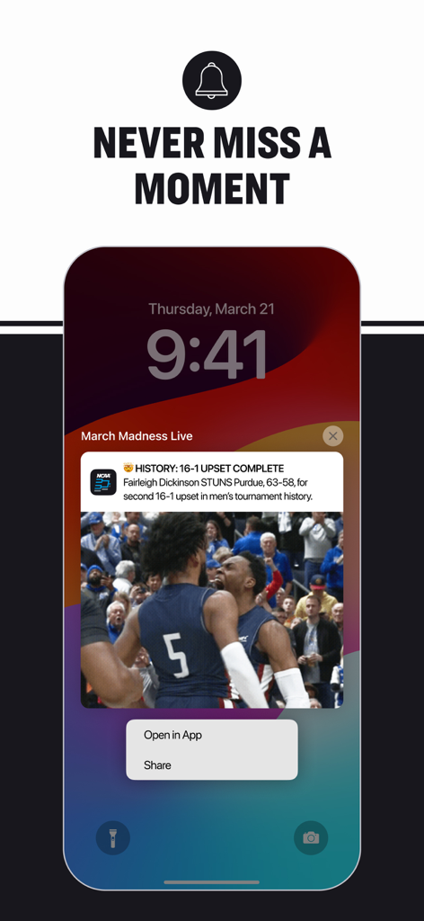 NCAA March Madness Live - Tela de bloqueio de smartphone mostrando uma notificação de alerta de surpresa em tempo real do aplicativo NCAA March Madness Live.