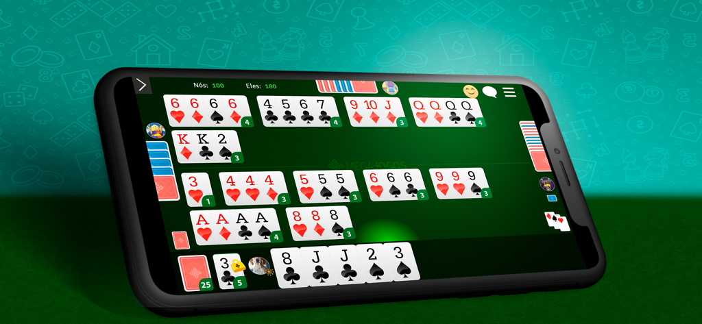 Tela de jogabilidade do jogo de cartas Tranca em um smartphone exibindo cartas em uma mesa verde