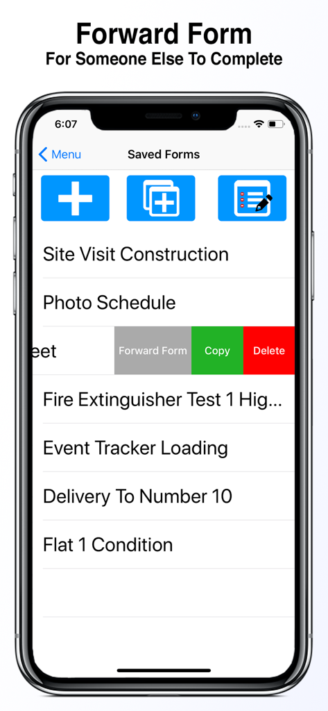 Tela do iPhone mostrando uma lista de formulários salvos com opções para encaminhar, copiar ou excluir.