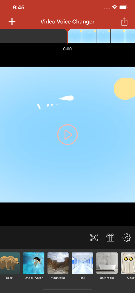 비디오 타임라인과 곰, 수중 등 음성 필터 옵션이 있는 비디오 음성 변조 프로 앱의 인터페이스