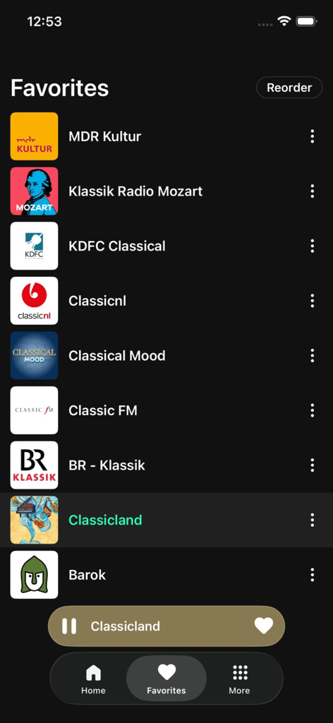 Classical Radio - Enjoy Music - モバイルアプリインターフェース内のクラシックラジオステーションのお気に入りリスト。