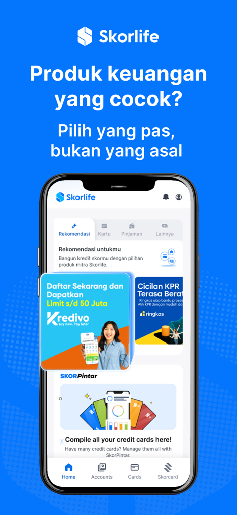 개인 맞춤형 금융 상품 추천과 여러 신용 카드를 관리하는 도구를 보여주는 Skorlife 앱 디스플레이