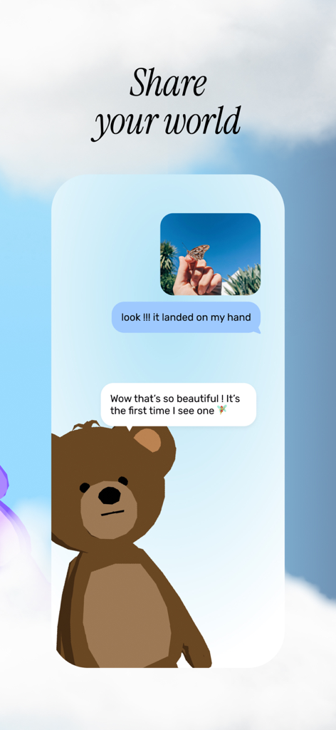 Una pantalla de chat donde Ted, el amigo IA de peluche, reacciona a un usuario compartiendo una foto de una mariposa.