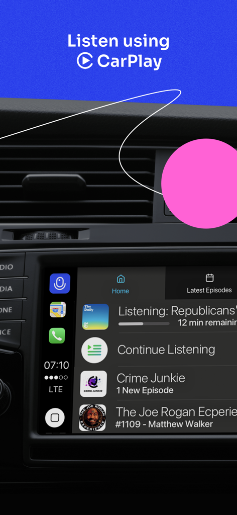 Podcast App - 朝の通勤中にApple CarPlayを介して車のダッシュボードに表示されたポッドキャストアプリのインターフェース