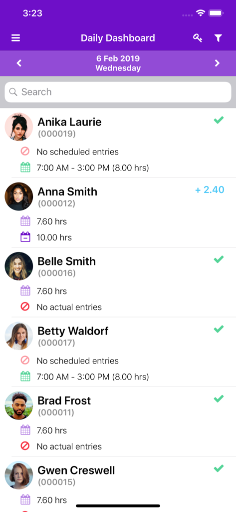 Access Definitiv - A mobile app screen showing a daily dashboard with employee names and their scheduled work hours.