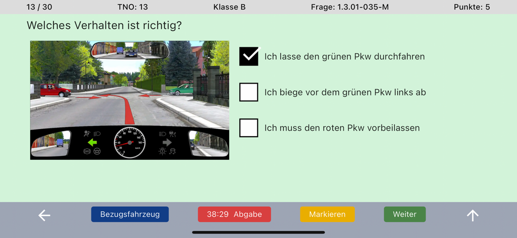Fahrschule.de 2026 - Eine theoretische Fahrprüfungsfrage in der Fahrschule.de 2026 App mit einer Straßensimulation und Multiple-Choice-Antworten für die deutsche Klasse B