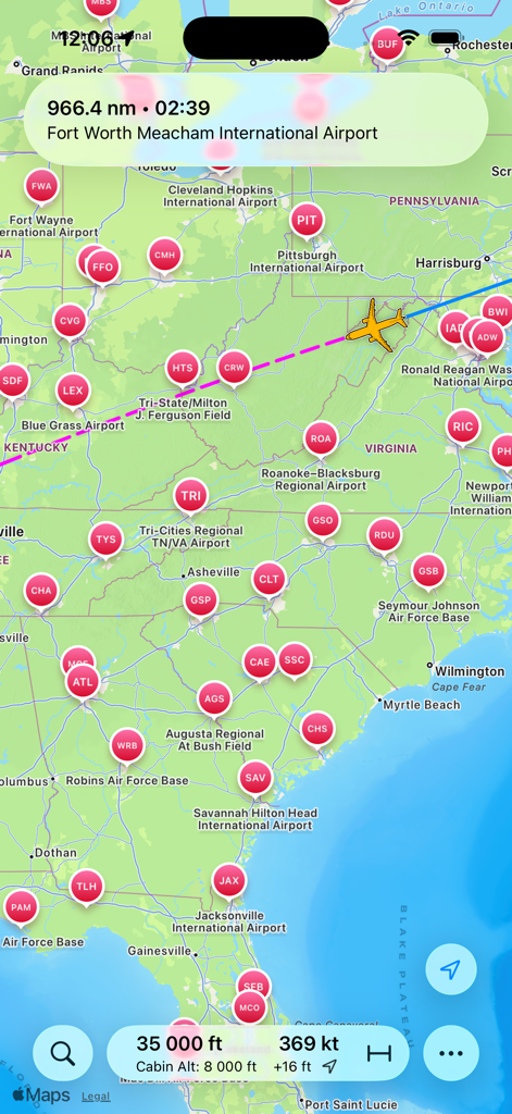 La aplicación Flight Nav mostrando un icono de avión en un mapa con telemetría de vuelo como altitud y velocidad terrestre