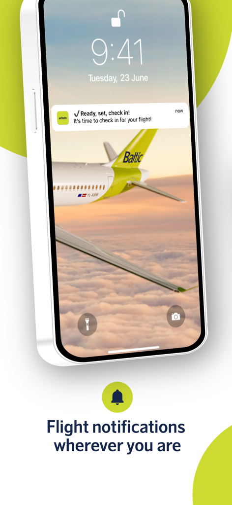 Una pantalla de iPhone que muestra una notificación de recordatorio de check-in de vuelo de la aplicación móvil airBaltic.