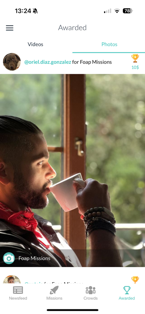 Foap - sell photos & videos - La aplicación Foap mostrando una foto premiada de una misión de contenido con detalles de la recompensa.