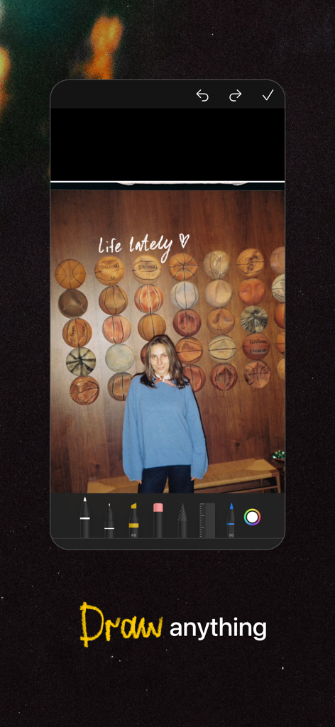 Une interface d'édition de photos montrant du texte dessiné à la main et divers outils de dessin comme des stylos et des marqueurs.
