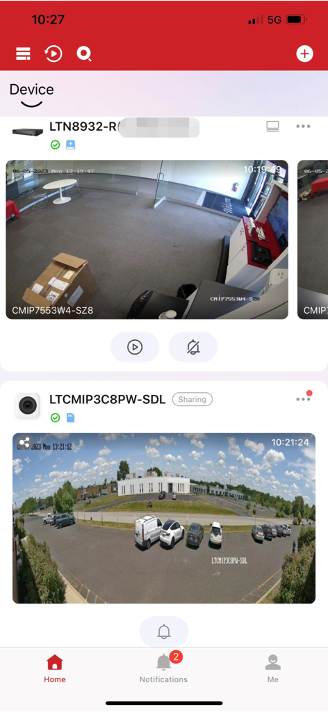 Interfaccia dell'app LTS Connect che mostra i feed delle telecamere di sicurezza interne ed esterne in tempo reale.