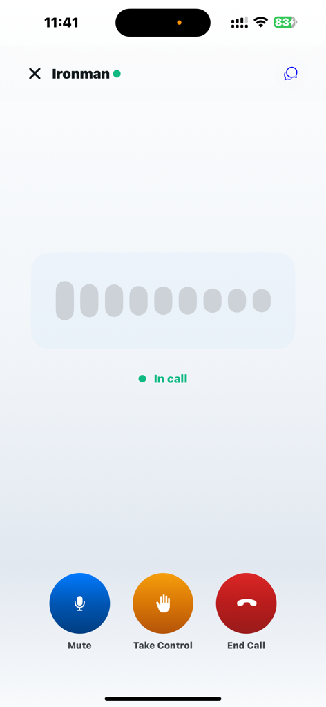 FreedomGPT - Captura de pantalla de la pantalla de llamada de voz de FreedomGPT con el personaje de IA Ironman, que incluye botones de control de llamada