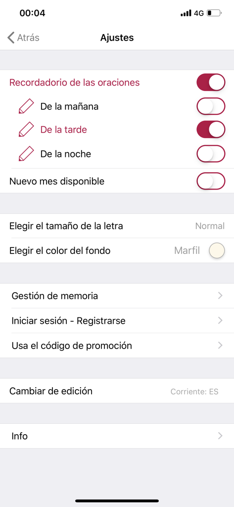 Magnificat en español 앱의 설정 화면, 기도 알림 및 텍스트 사용자 지정 옵션을 보여줌