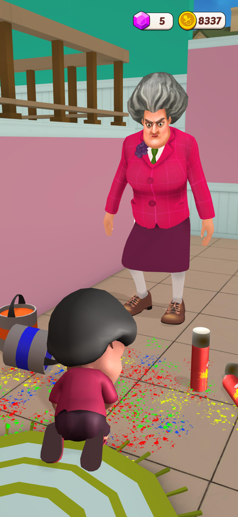 Scary Little Prankster - La maestra aterradora de pie sobre su hija después de una broma de derrame de pintura