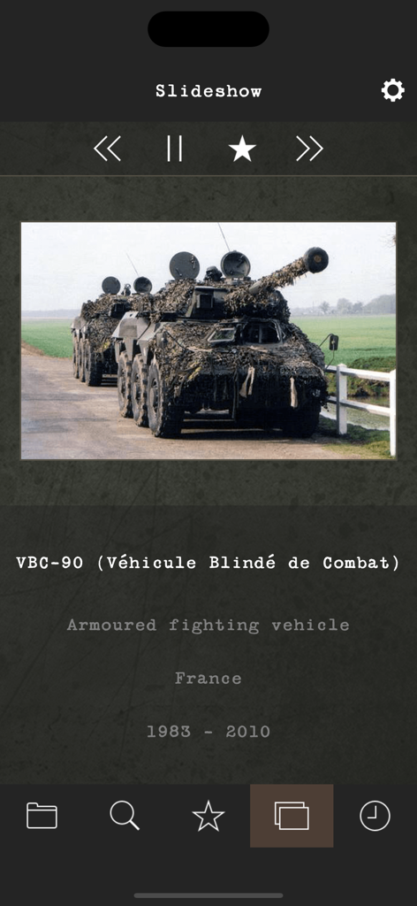 Cold War Military Vehicles - Vista de presentación de diapositivas del vehículo blindado de combate francés VBC-90 en la aplicación Vehículos Militares de la Guerra Fría