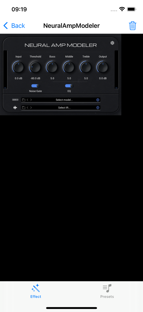Interface do Neural Amp Modeler no aplicativo Studio Camera com botões ajustáveis para equalizador de entrada e noise gate
