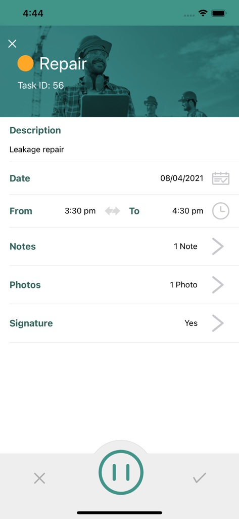 Task Master Mobile - Interface de l'application Task Master Mobile montrant un chantier de réparation avec la description de l'ID de la tâche et les informations de suivi du temps