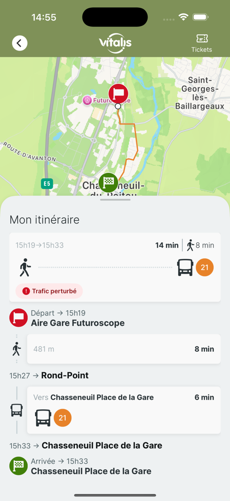 Vitalis - Interface de l'application Vitalis montrant un itinéraire de bus détaillé avec carte et temps de trajet à Poitiers France