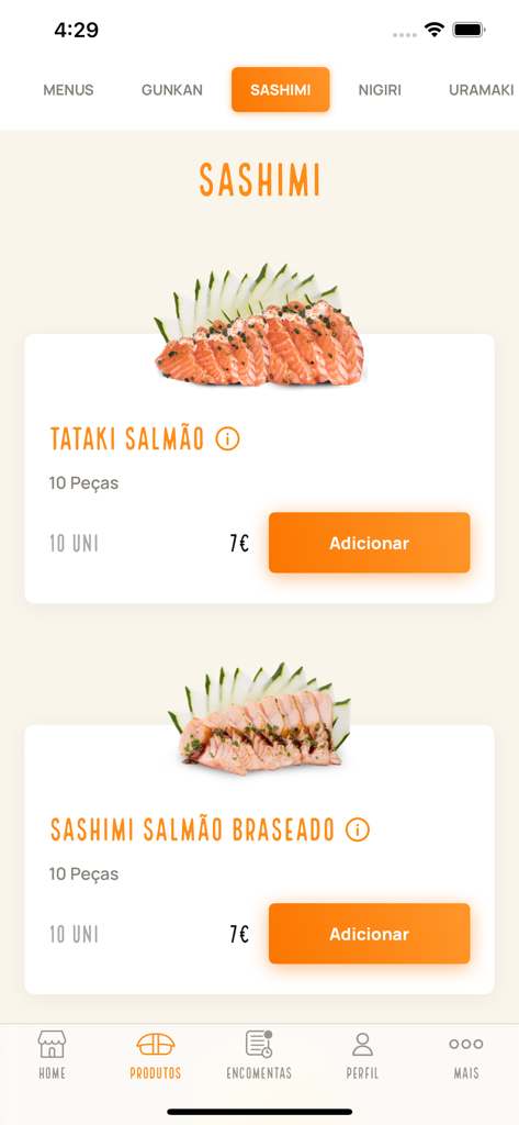 Interface da app móvel Sushi em Casa mostrando um menu de sashimi com opções de tataki de salmão e salmão braseado para pedido.