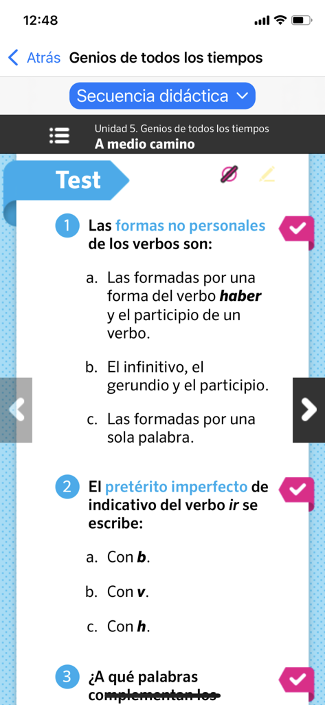 Multiple choice Spanish grammar test screen within the SM Aprendizaje app