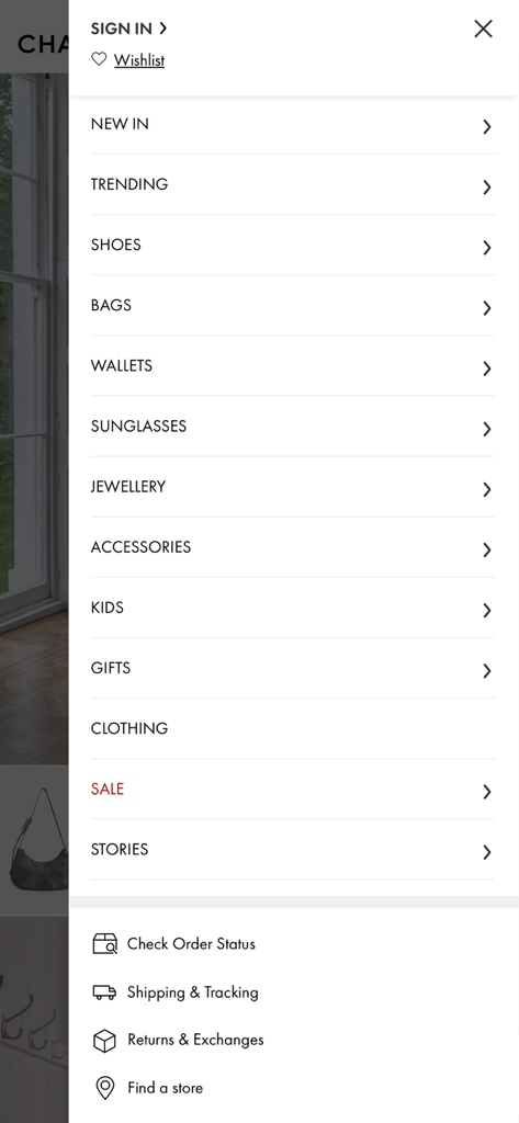CHARLES & KEITH - Menú de navegación lateral de la aplicación móvil Charles and Keith mostrando categorías de moda y opciones de cuenta