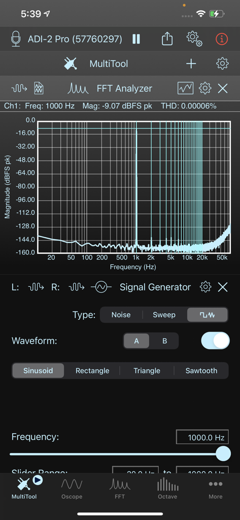 SignalScope X - Interface do aplicativo SignalScope X mostrando a visualização MultiTool com um analisador de espectro FFT e controles de gerador de sinal.