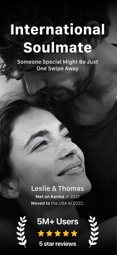 Karma - International Dating - Una pareja que se conoció en la aplicación de citas internacionales Karma con el texto Alma Gemela Internacional