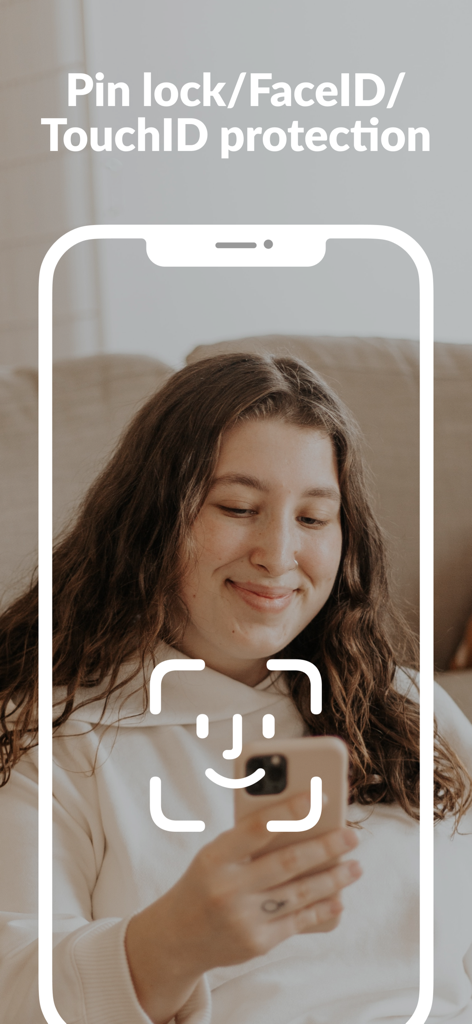 Call Recorder - Cube ACR - Uma mulher usando proteção FaceID em seu iPhone para proteger gravações no aplicativo Cube ACR