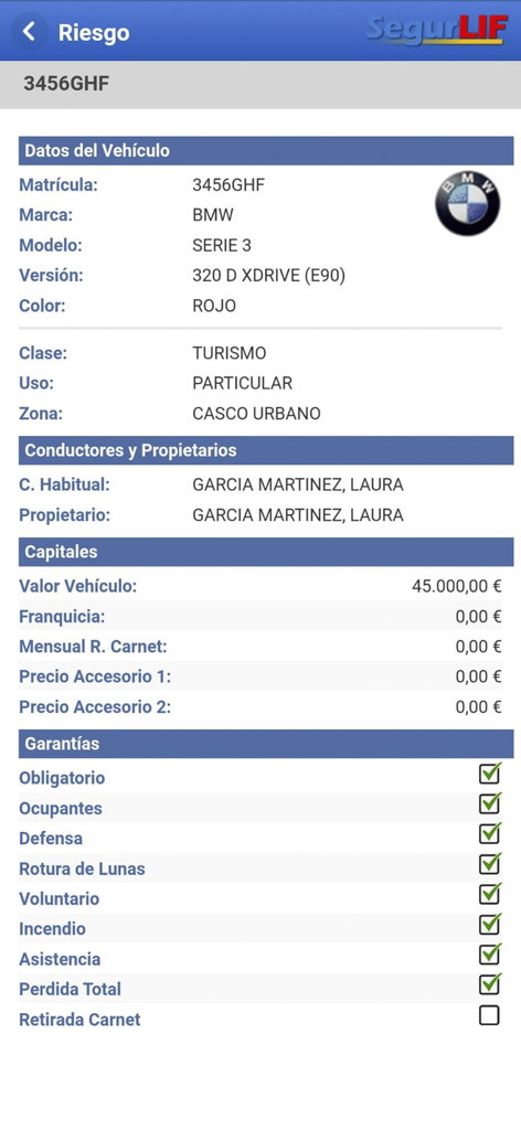 Interfaz de SegurLIF Movil que muestra detalles de riesgo de seguro de vehículo y garantías de cobertura